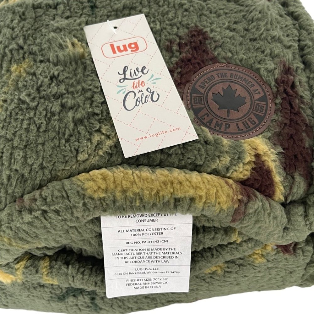 Lug Fall Box 2023 Camp Green Plush Sherpa Throw Blanket - Picture 9 of 9